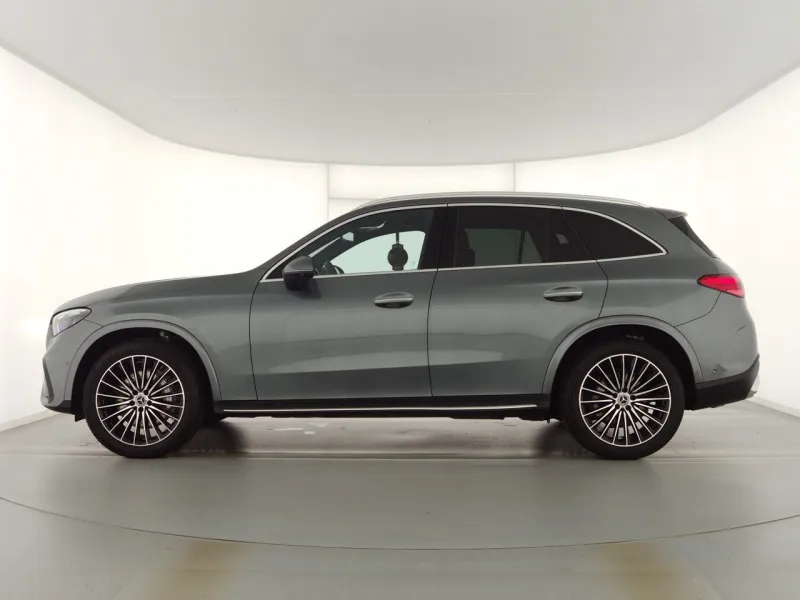 Mercedes-Benz GLC 300 4Matic =AMG Line= Carbon/Panorama Гара Image 3